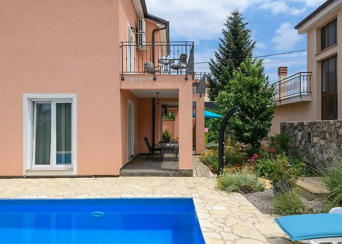 Holiday home Slava *